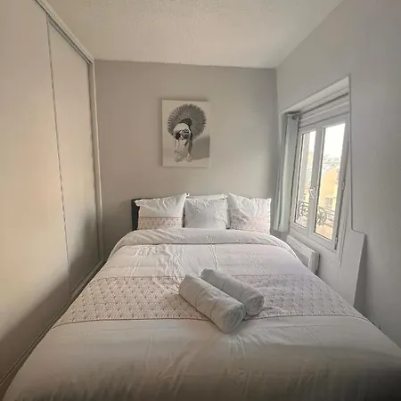 Arc De Triomphe - Hala Apartment *